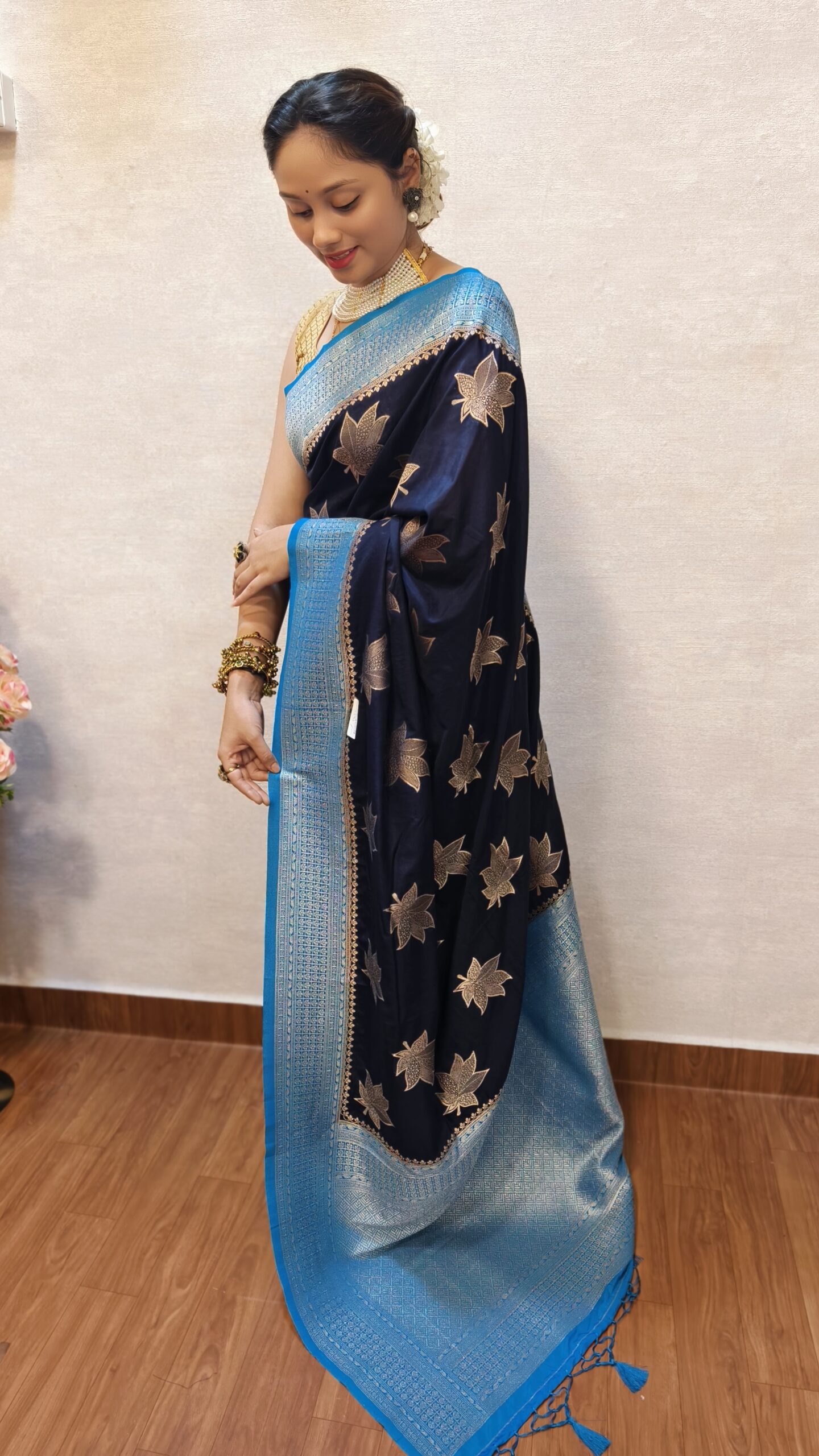 filter: null; fileterIntensity: null; filterMask: null; captureOrientation: 90;
runfunc: 0; algolist: 0;
multi-frame: 1;
brp_mask:0;
brp_del_th:0.0000,0.0000;
brp_del_sen:0.0000,0.0000;
motionR: 0;
delta:1;
module: portrait;hw-remosaic: false;touch: (-1.0, -1.0);sceneMode: 12582912;cct_value: 0;AI_Scene: (-1, -1);aec_lux: 250.0;aec_lux_index: 0;albedo: ;confidence: ;motionLevel: 0;weatherinfo: weather?null, icon:null, weatherInfo:100;temperature: 31;