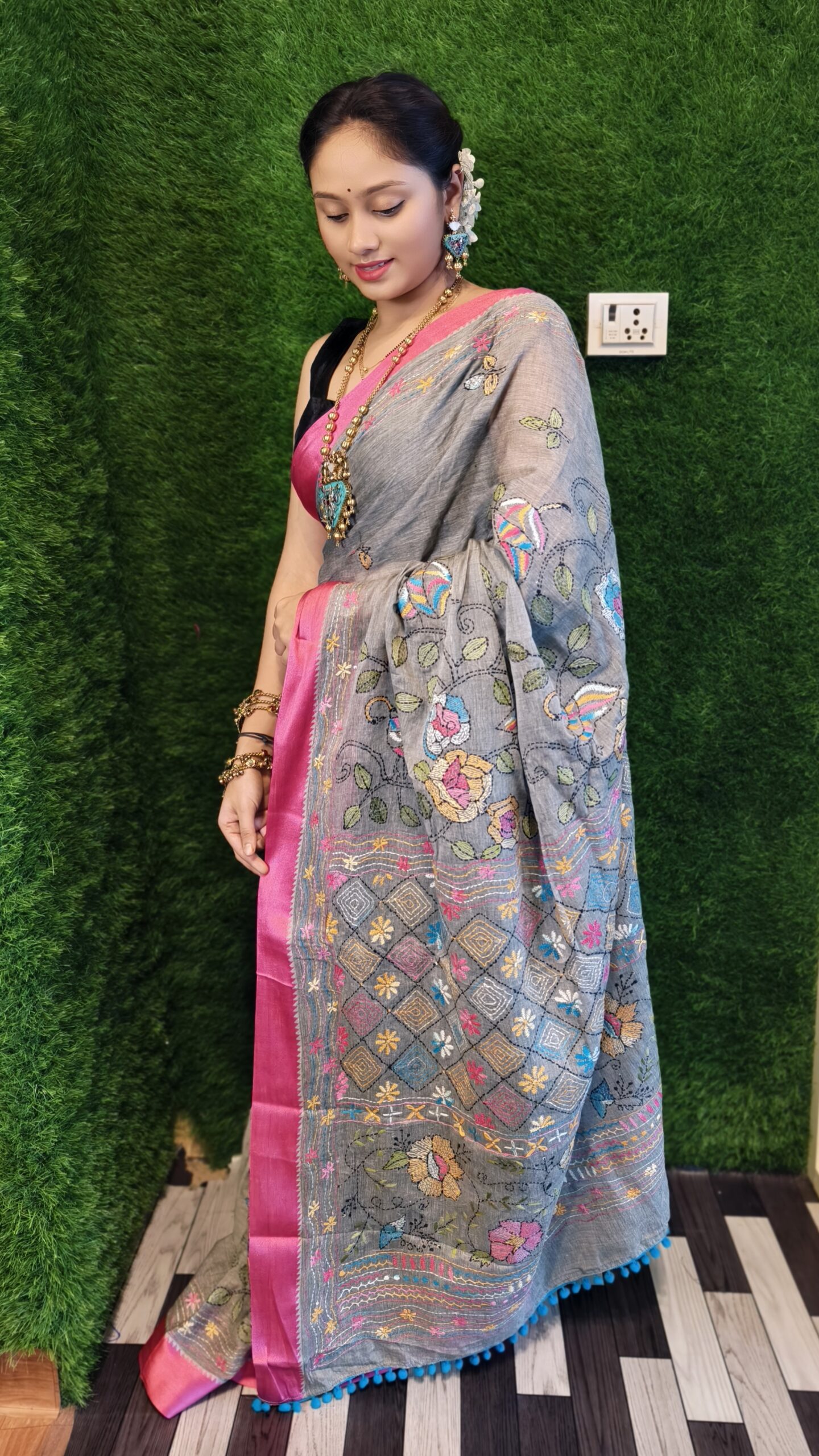 filter: null; fileterIntensity: null; filterMask: null; captureOrientation: 90;
runfunc: 0; algolist: 0;
multi-frame: 1;
brp_mask:0;
brp_del_th:0.0000,0.0000;
brp_del_sen:0.0000,0.0000;
motionR: 0;
delta:1;
module: portrait;hw-remosaic: false;touch: (-1.0, -1.0);sceneMode: 13107200;cct_value: 0;AI_Scene: (-1, -1);aec_lux: 346.0;aec_lux_index: 0;albedo:  ;confidence:  ;motionLevel: -1;weatherinfo: weather?null, icon:null, weatherInfo:100;temperature: 38;