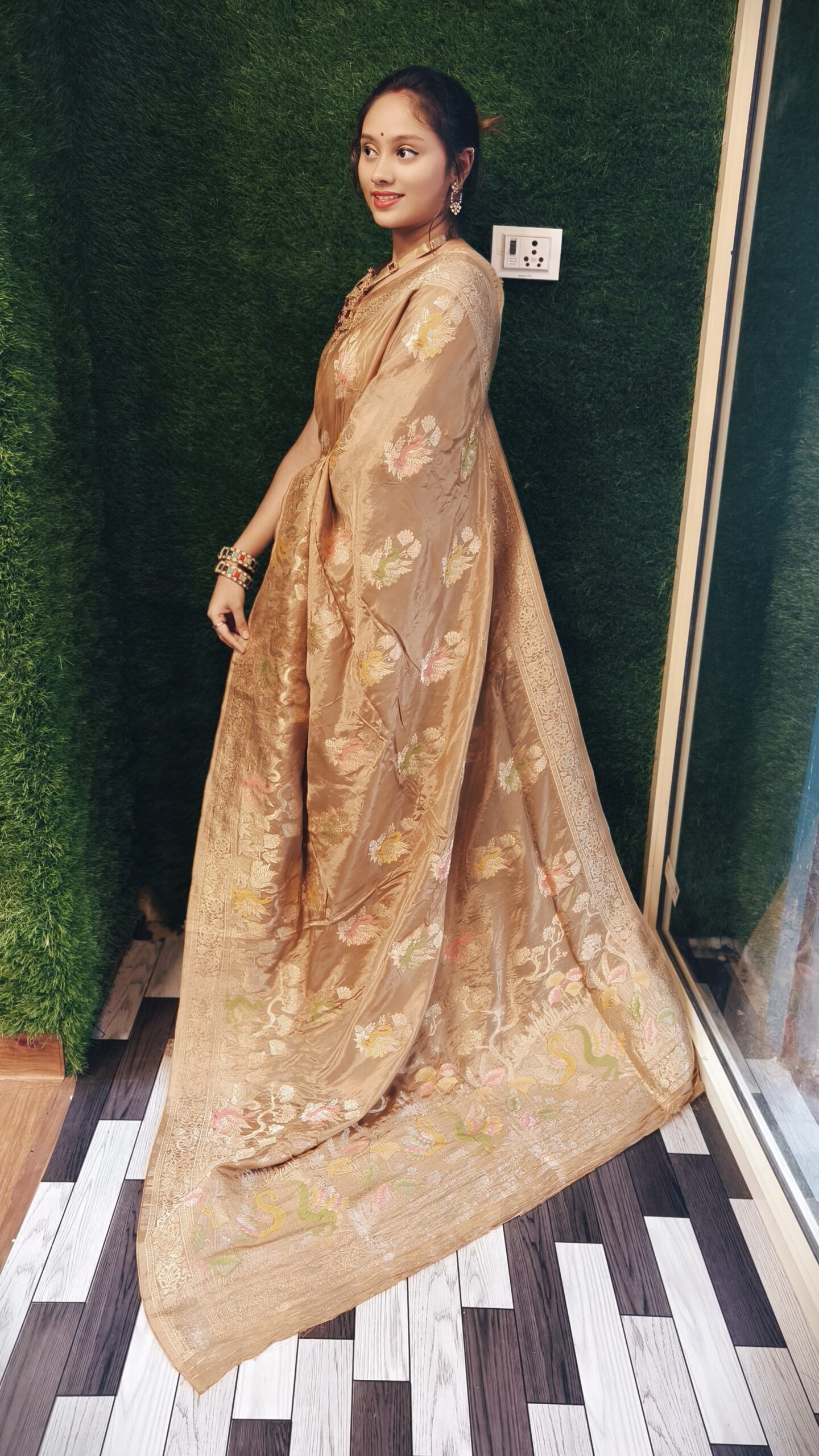 filter: 2201; fileterIntensity: 0.0; filterMask: 0; captureOrientation: 90;
runfunc: 0; algolist: 0;
multi-frame: 1;
brp_mask:0;
brp_del_th:0.0000,0.0000;
brp_del_sen:0.0000,0.0000;
motionR: 0;
delta:1;
module: portrait;hw-remosaic: false;touch: (-1.0, -1.0);sceneMode: 12582912;cct_value: 0;AI_Scene: (-1, -1);aec_lux: 290.0;aec_lux_index: 0;albedo:  ;confidence:  ;motionLevel: 0;weatherinfo: weather?null, icon:null, weatherInfo:100;temperature: 38;